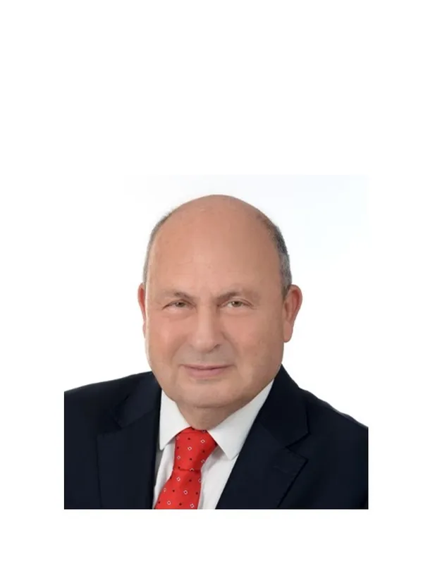 Kenan Uluergüven — İstanbul